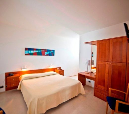 Hotel AlbÃ nia