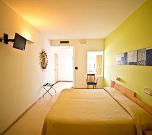 Hotel AlbÃ nia