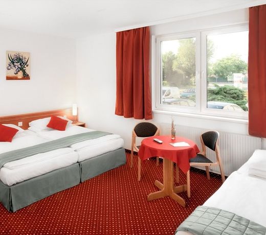Arion Airport Hotel