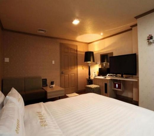 Chuncheon Tourist Hotel