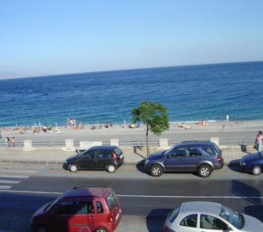 Mirone Apartment FRONTE MARE beachfront house
