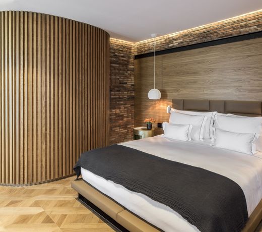 Monument Hotel