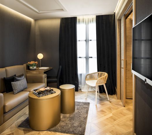 Monument Hotel