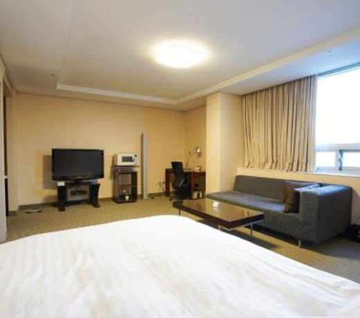 Gumi Century Hotel