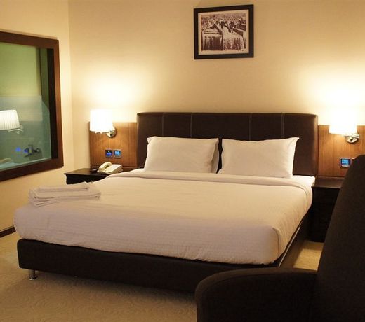 Kinta Riverfront Hotel & Suites