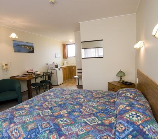 PANIA LODGE MOTEL