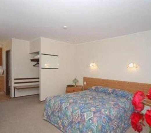 PANIA LODGE MOTEL