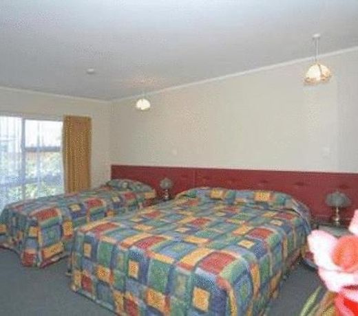 PANIA LODGE MOTEL