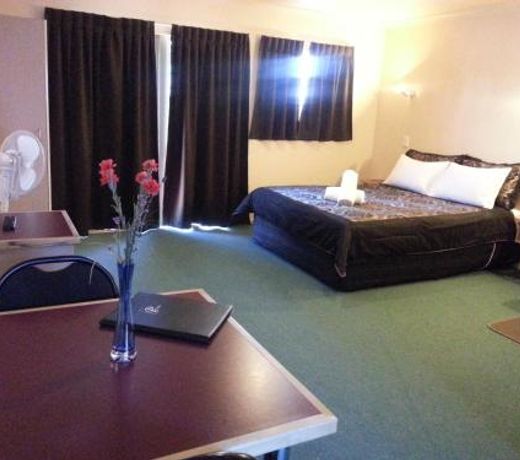 New Castle Motor Lodge