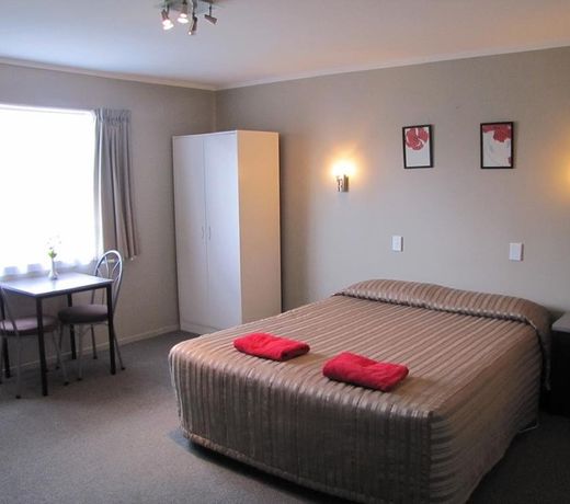 Devonwood Motel