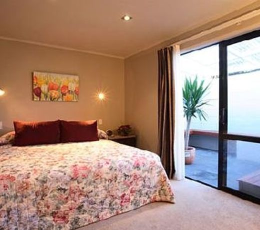 Devonwood Motel