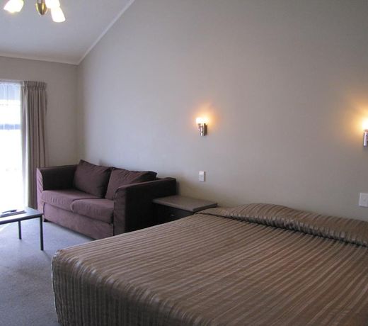 Devonwood Motel