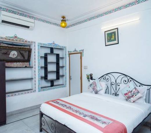 OYO 156 Hotel Lake Haveli