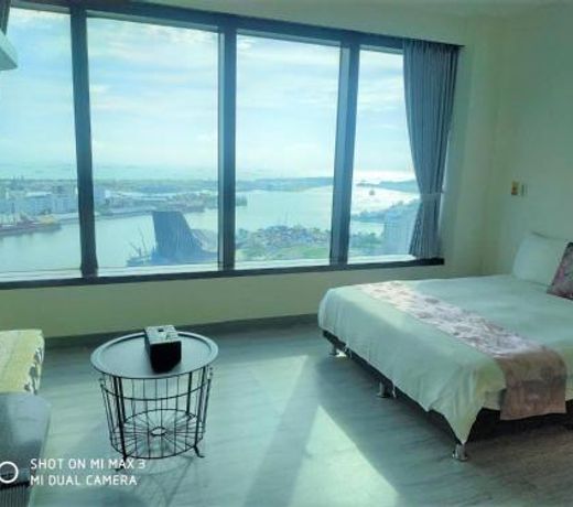 85 Street and Seaview Hotel
