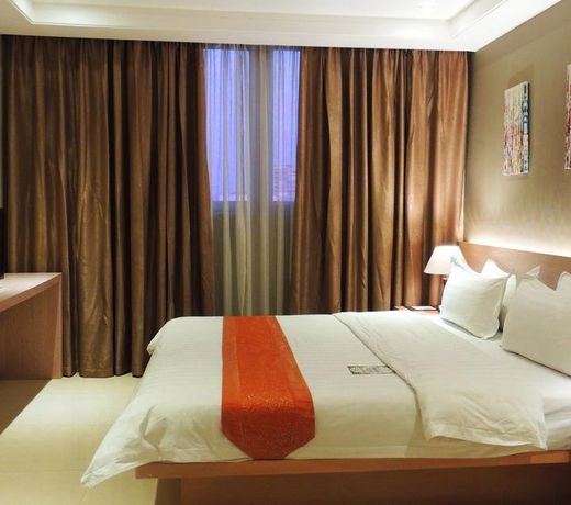 Dela Chambre Hotel