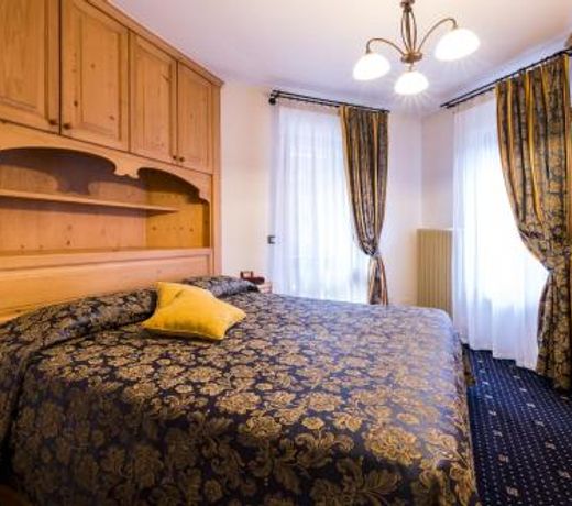 Hotel Al Bivio - Pizzeria, Pool & Sauna