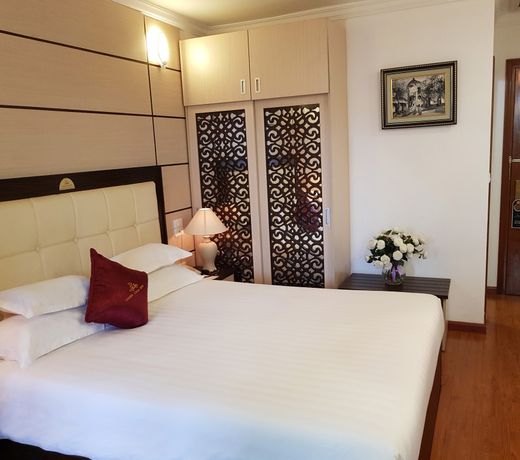 Golden Cyclo Premier Hotel