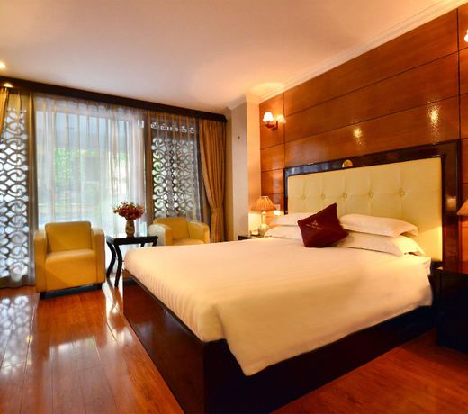 Golden Cyclo Premier Hotel