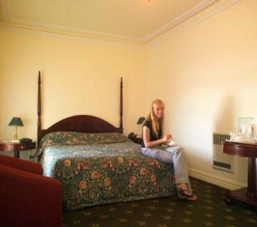 Lucas Hotel