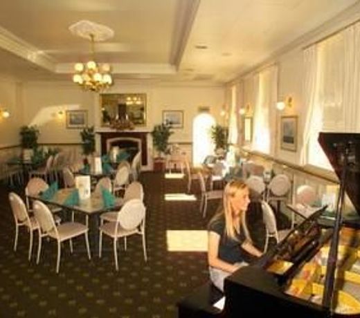 Lucas Hotel