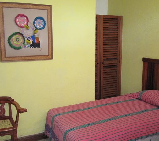 JAGUAR INN SANTA ELENA