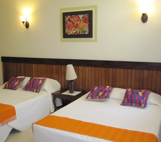 JAGUAR INN SANTA ELENA