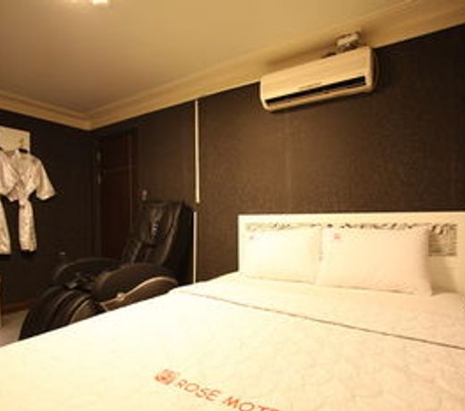 Rose Motel