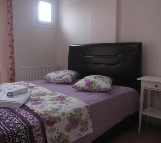 ZENA HOUSE BORNOVA