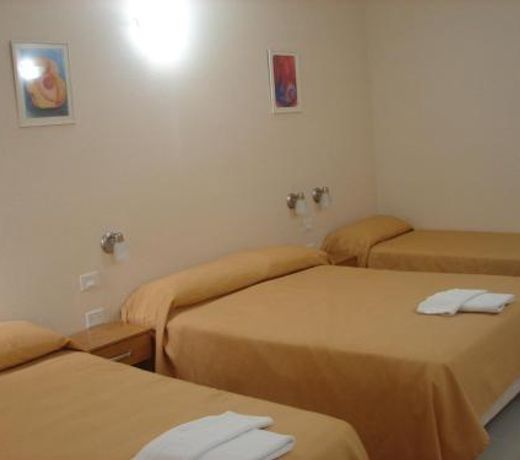 Cheltum Hotel
