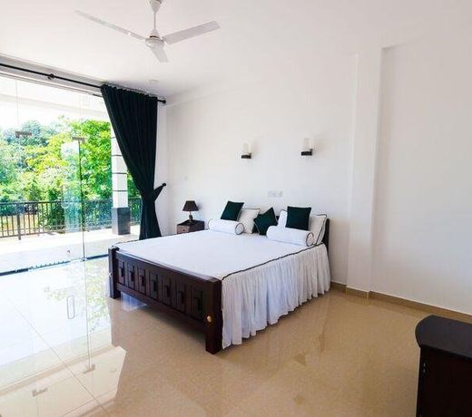 Minuri Villa