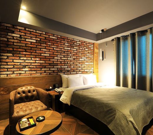 Rainbow Hotel