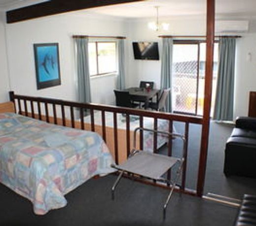 Lake Forbes Motel