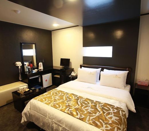 Goodstay Lanuit Hotel