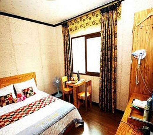 Gung Tourist Hotel