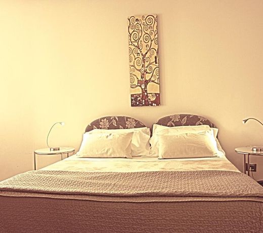 Marco Polo bed only