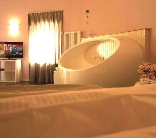 Marco Polo bed only
