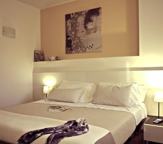 Marco Polo bed only