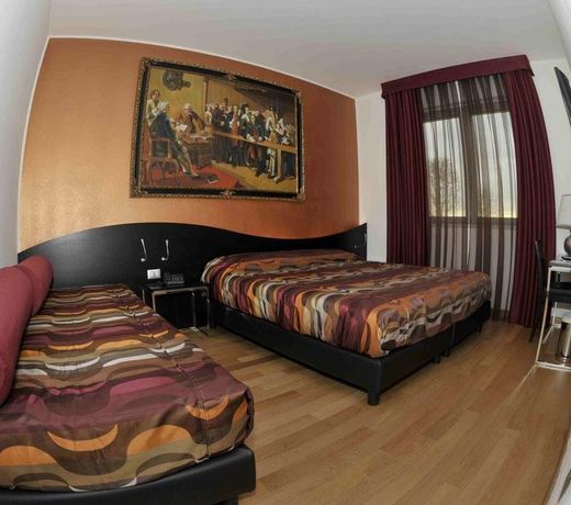 La Grotta Hotel
