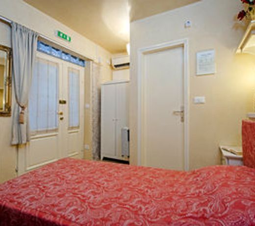 Guest house SOTTO I VOLTI by Porta Antica