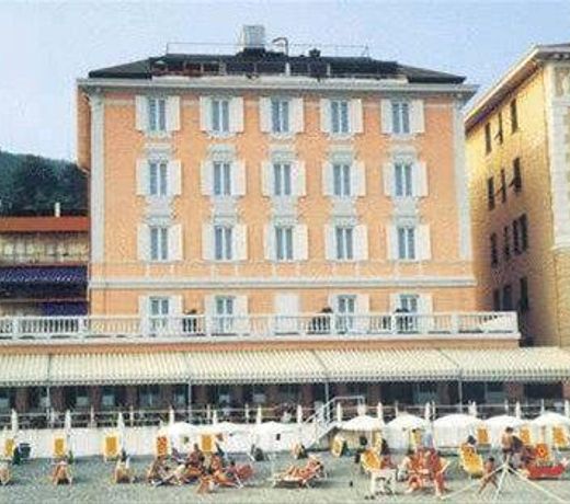 Hotel Savoy