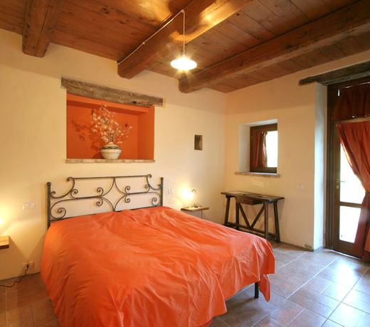 GIRFALCO COUNTRY HOUSE