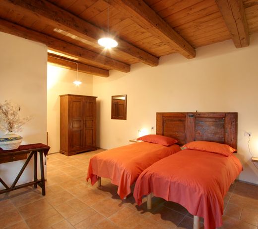 GIRFALCO COUNTRY HOUSE