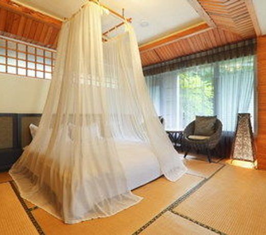 Full Moon Spa
