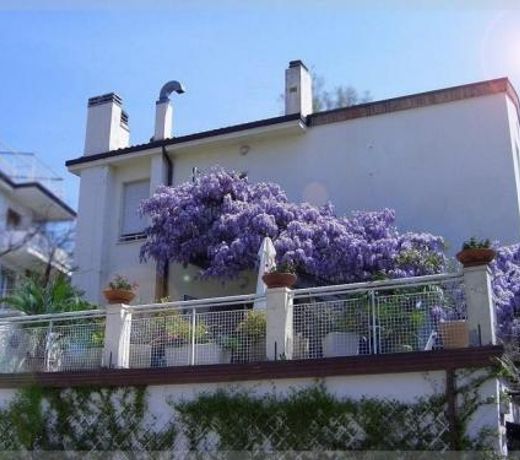 HOTEL TRITONE
