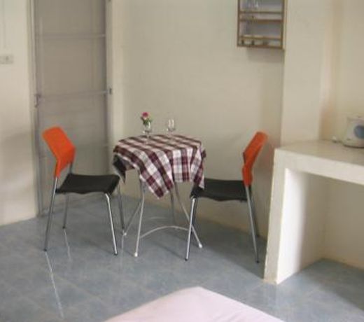 KIWI GUESTHOUSE