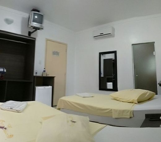 Center Plaza Hotel