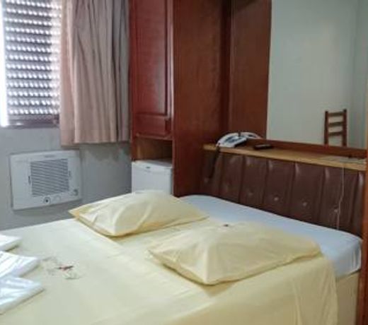 Center Plaza Hotel