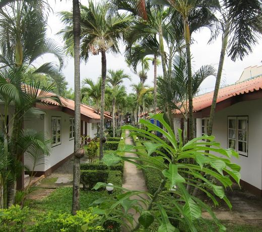 DARIN BUNGALOW