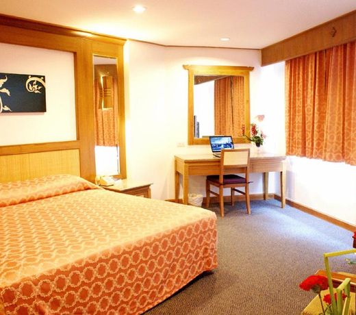 Royal Twins Palace Hotel
