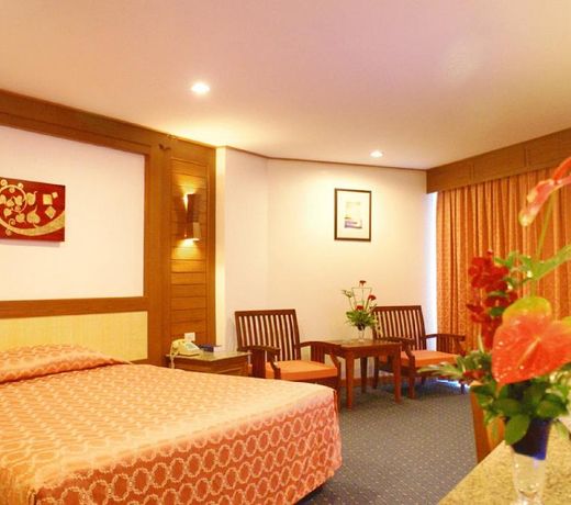 Royal Twins Palace Hotel